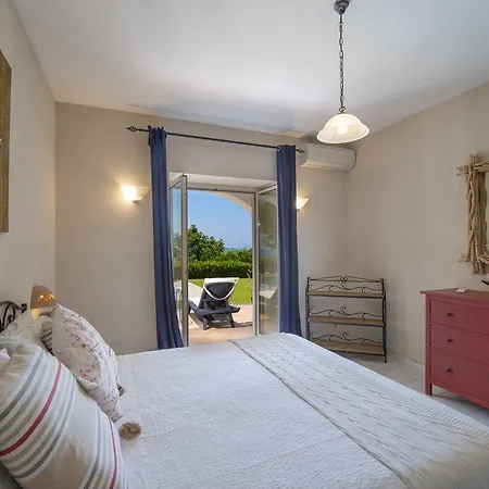 Marina Vila